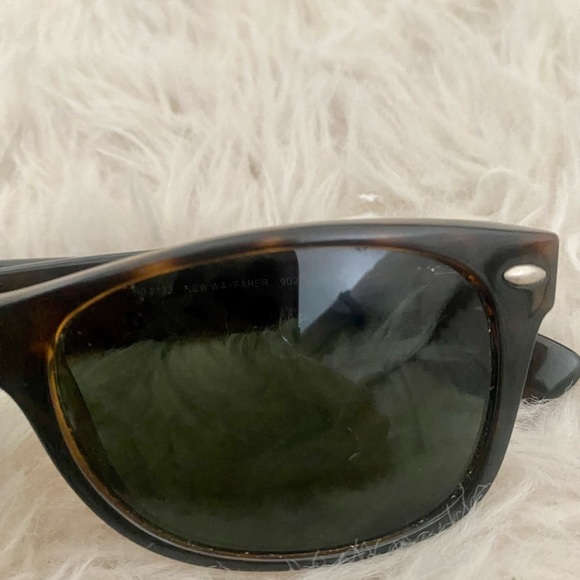 Ray Ban New Wayfarer Tortoise - Picture 4 of 5